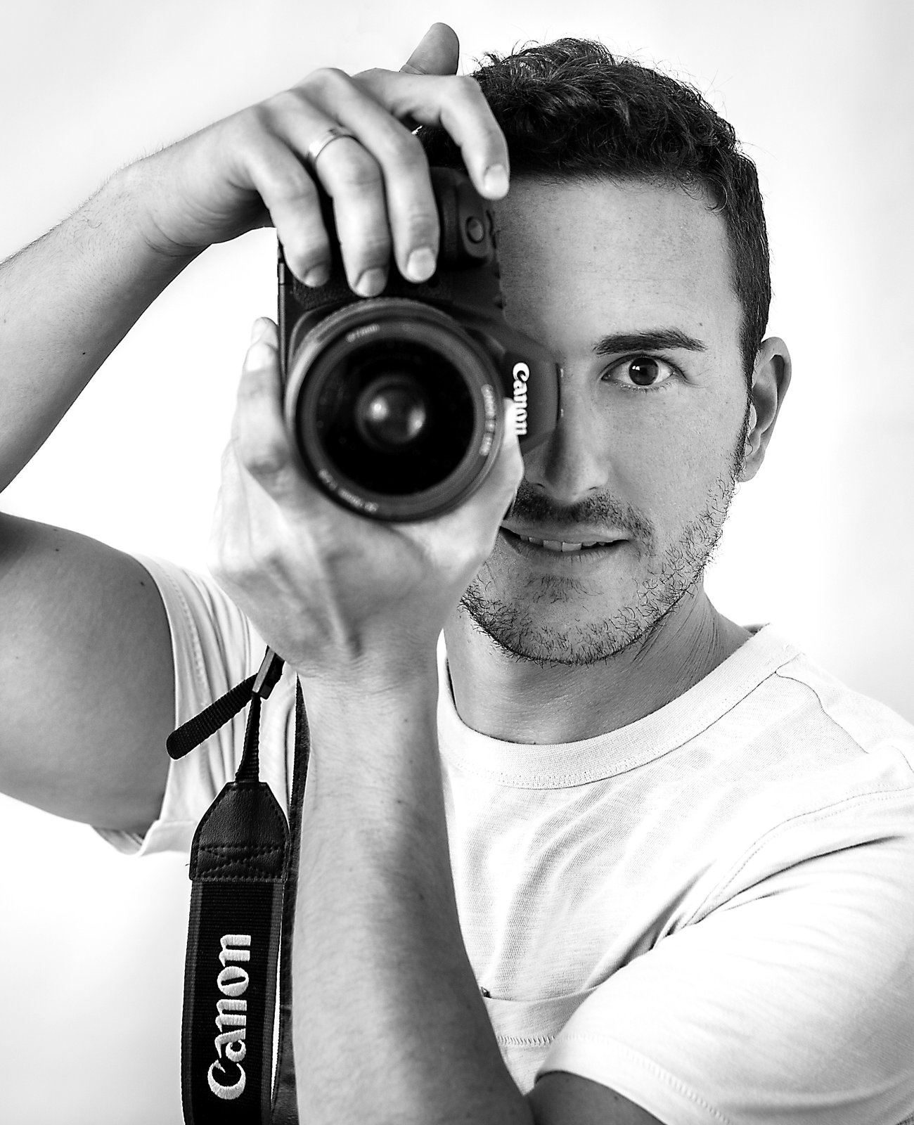 Simone Traversari con la sua Canon